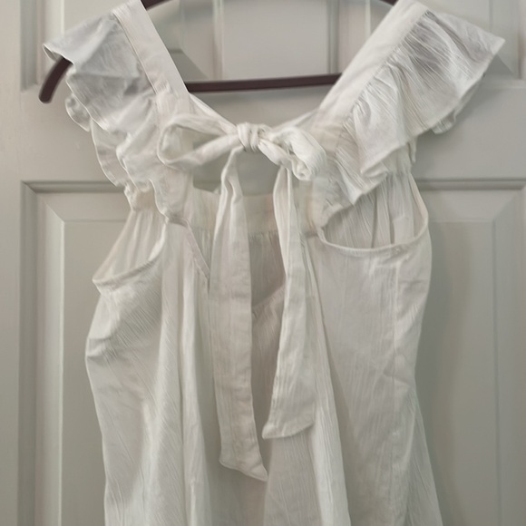 H&M white gauze top with bow in back.  Size large - Picture 2 of 2